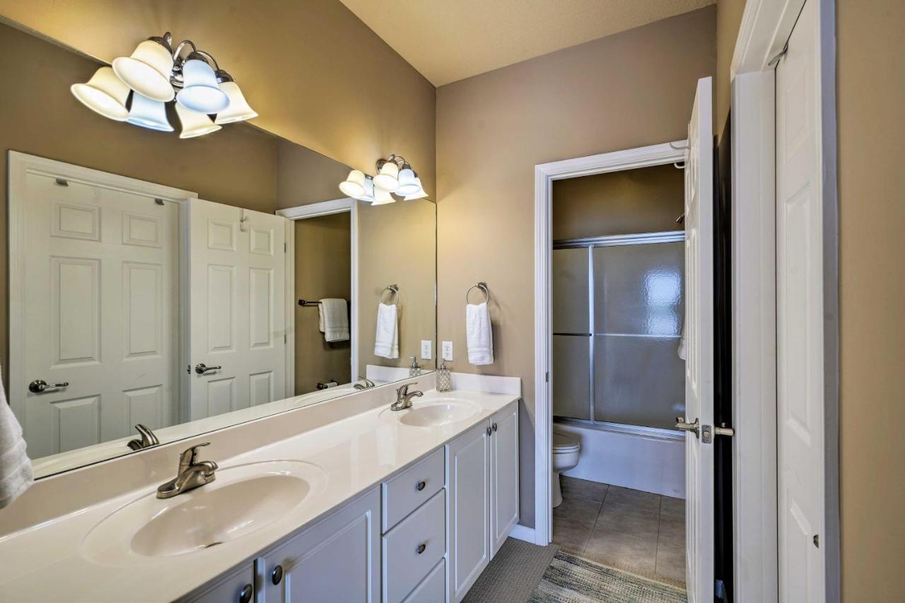 Waterfront Lake Ozark Condo With Deck And Pools Exterior foto
